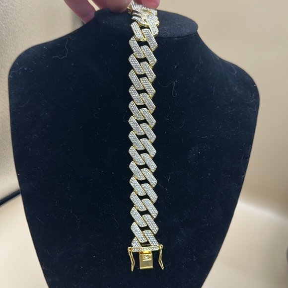 Men’s Cuban link goldstone bracelet with rhinestones about 7.5 inches long… - Picture 5 of 5